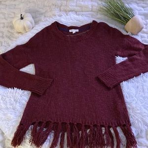 coco+jameson sz S maroon burgundy crew neck sweater with fringes along bottom
